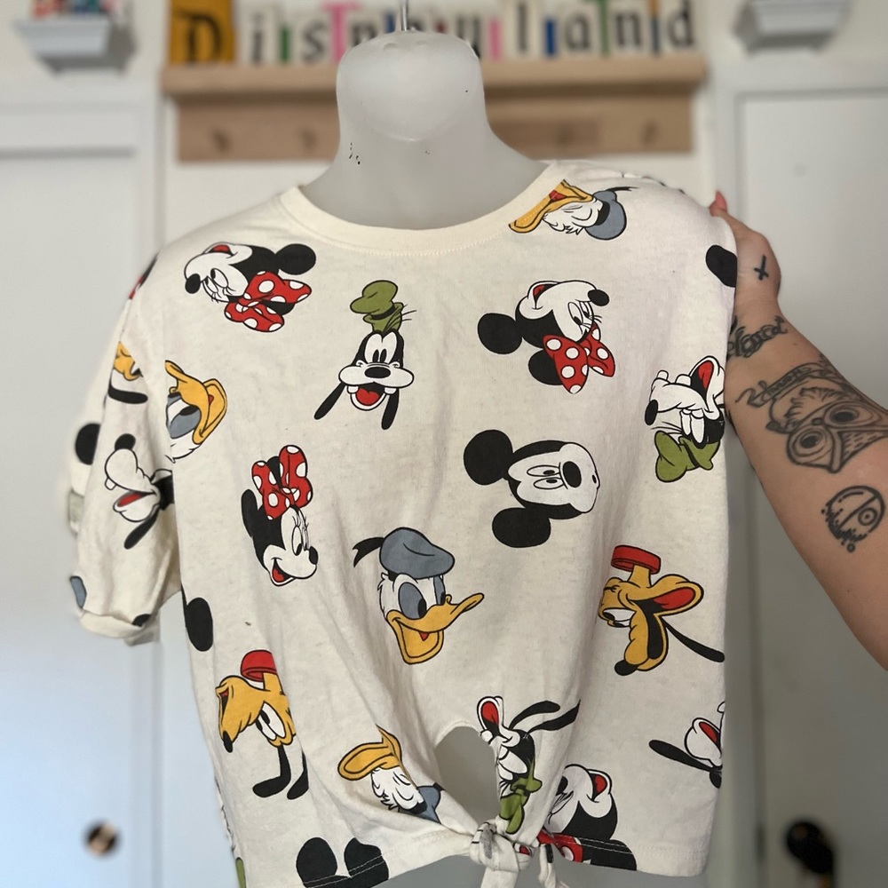 Mickey & Friends Tie Crop - XL